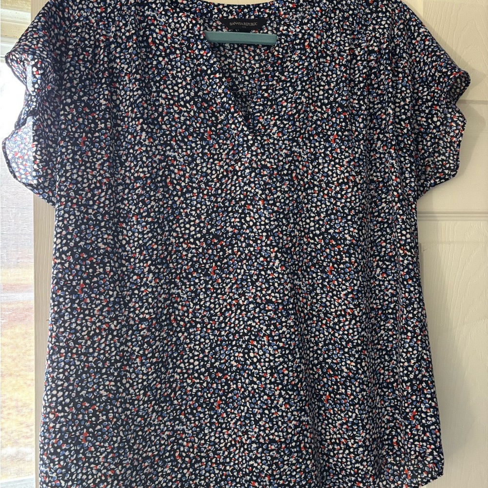 Banana Republic Navy Floral Short Sleeve V-Neck Top
